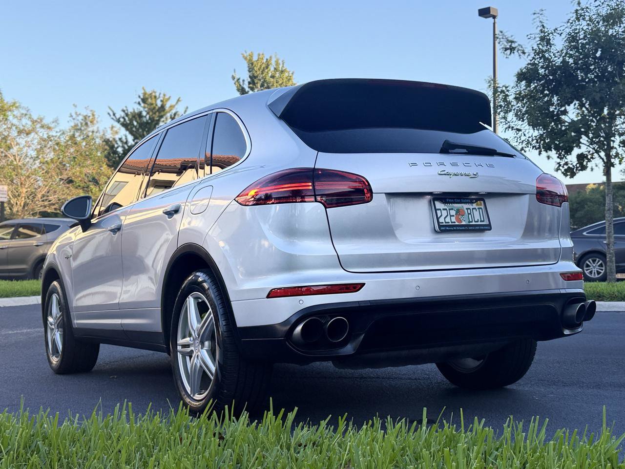 Used 2016 Porsche Cayenne S AWD/4WD image 6
