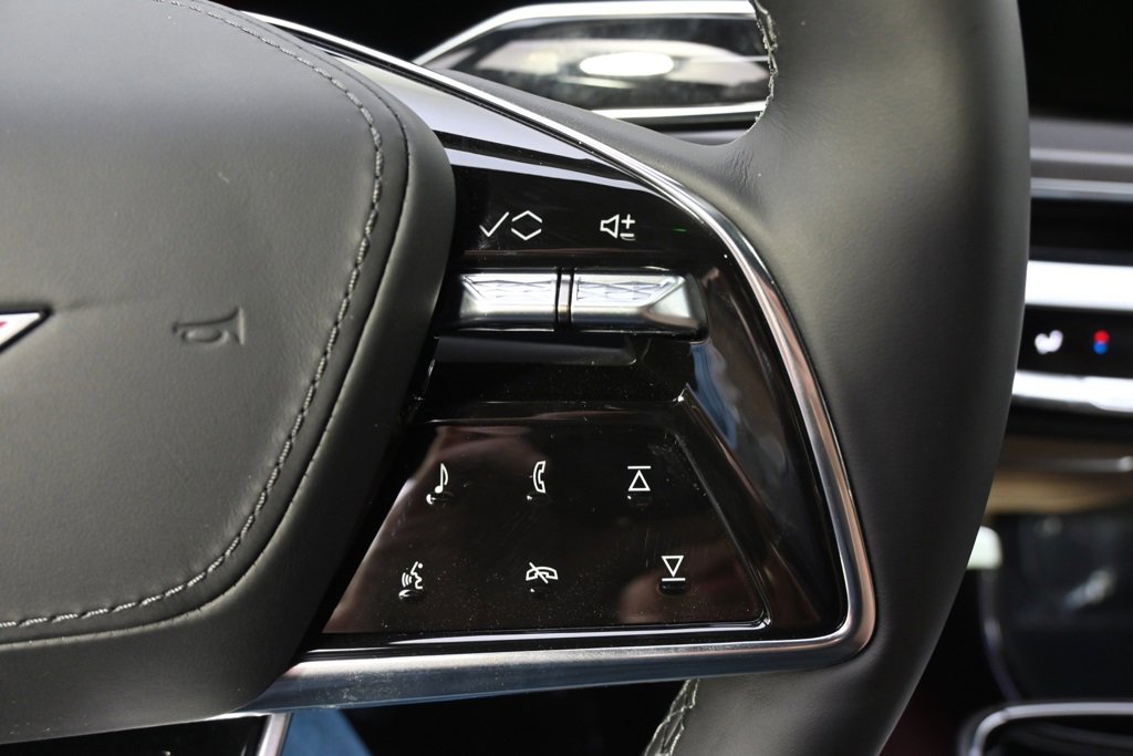 New 2026 Cadillac Lyriq V image 34