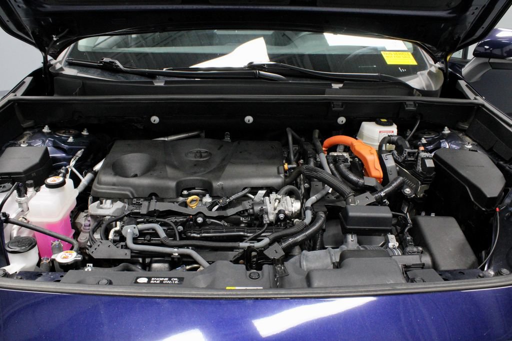 Used 2022 Toyota RAV4 XLE AWD/4WD image 16
