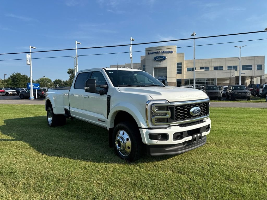 Used 2026 Ford F450 Platinum w/ FX4 Off-Road Package AWD/4WD image 1
