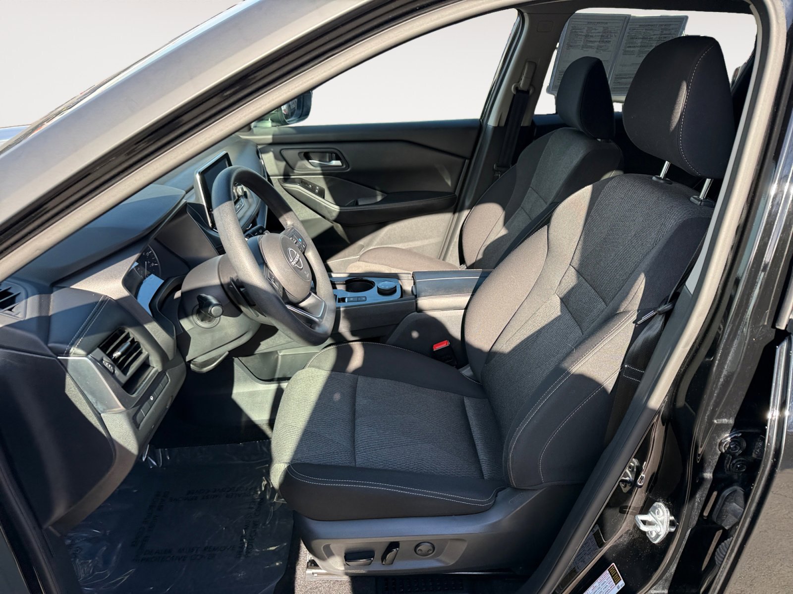 Used 2024 Nissan Rogue SV image 10