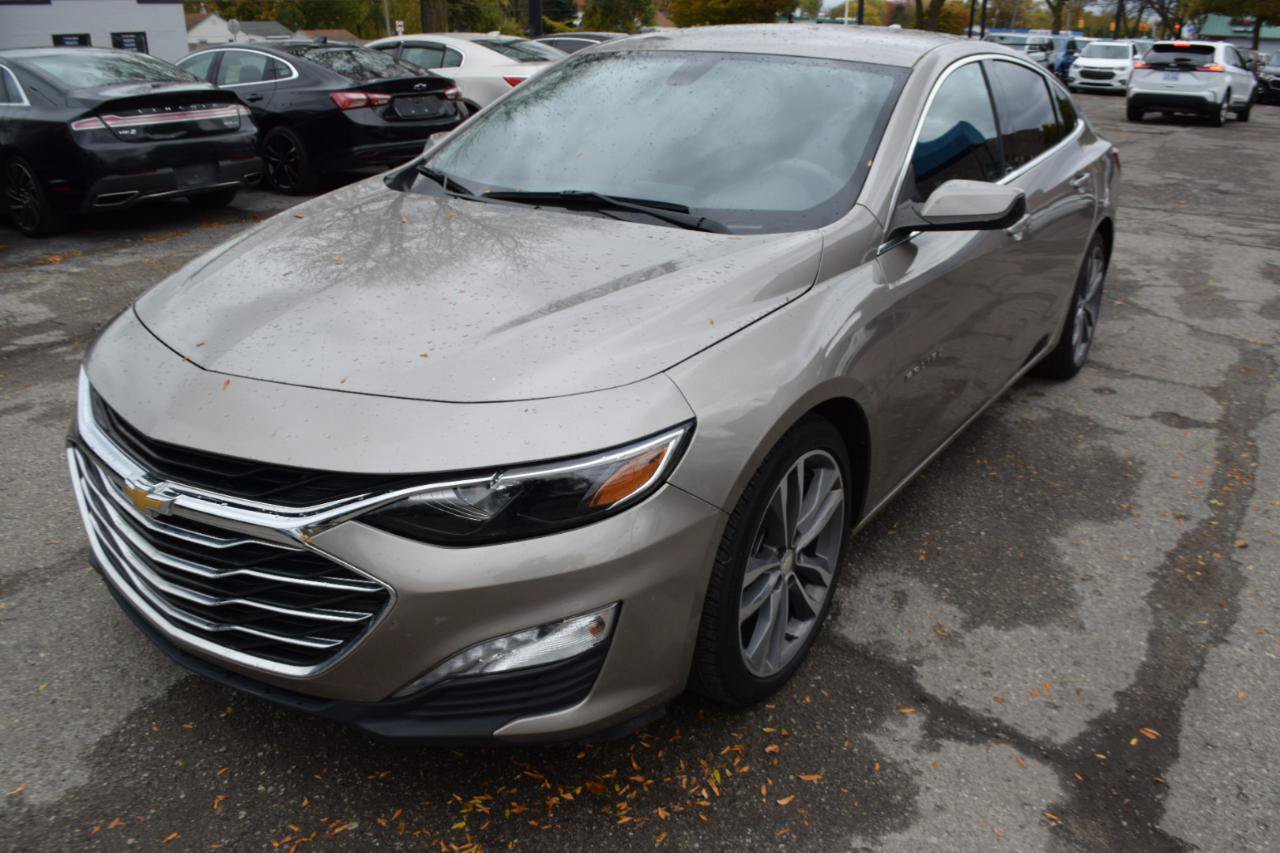 Used 2022 Chevrolet Malibu LT FWD image 2