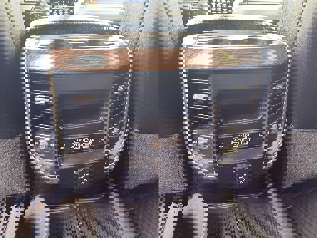 Used 2020 RAM 3500 Laramie image 18