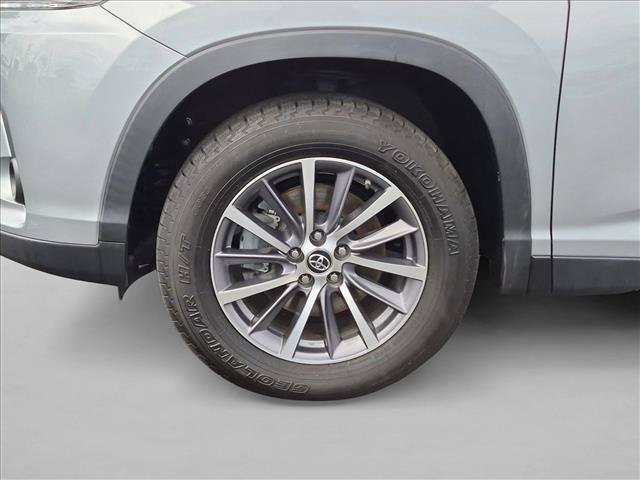 Used 2019 Toyota Highlander XLE FWD image 23