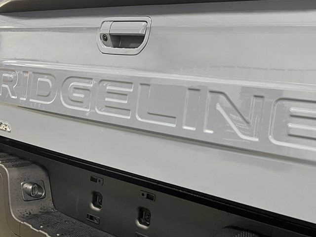New 2026 Honda Ridgeline Black Edition image 9