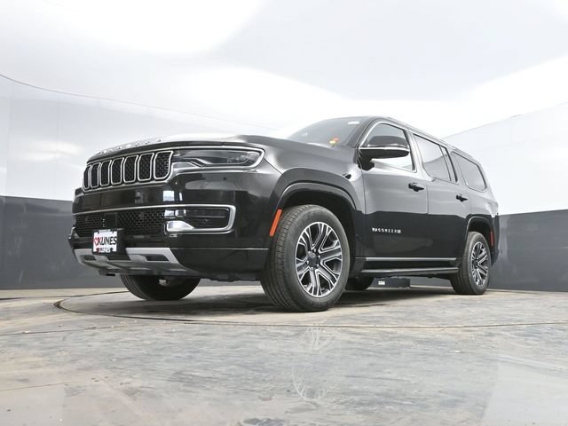 Used 2024 Jeep Wagoneer Series II w/ Flexible Seating Group AWD/4WD image 41
