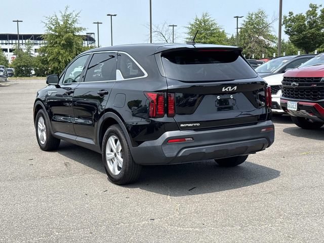 Used 2023 Kia Sorento LX FWD image 4