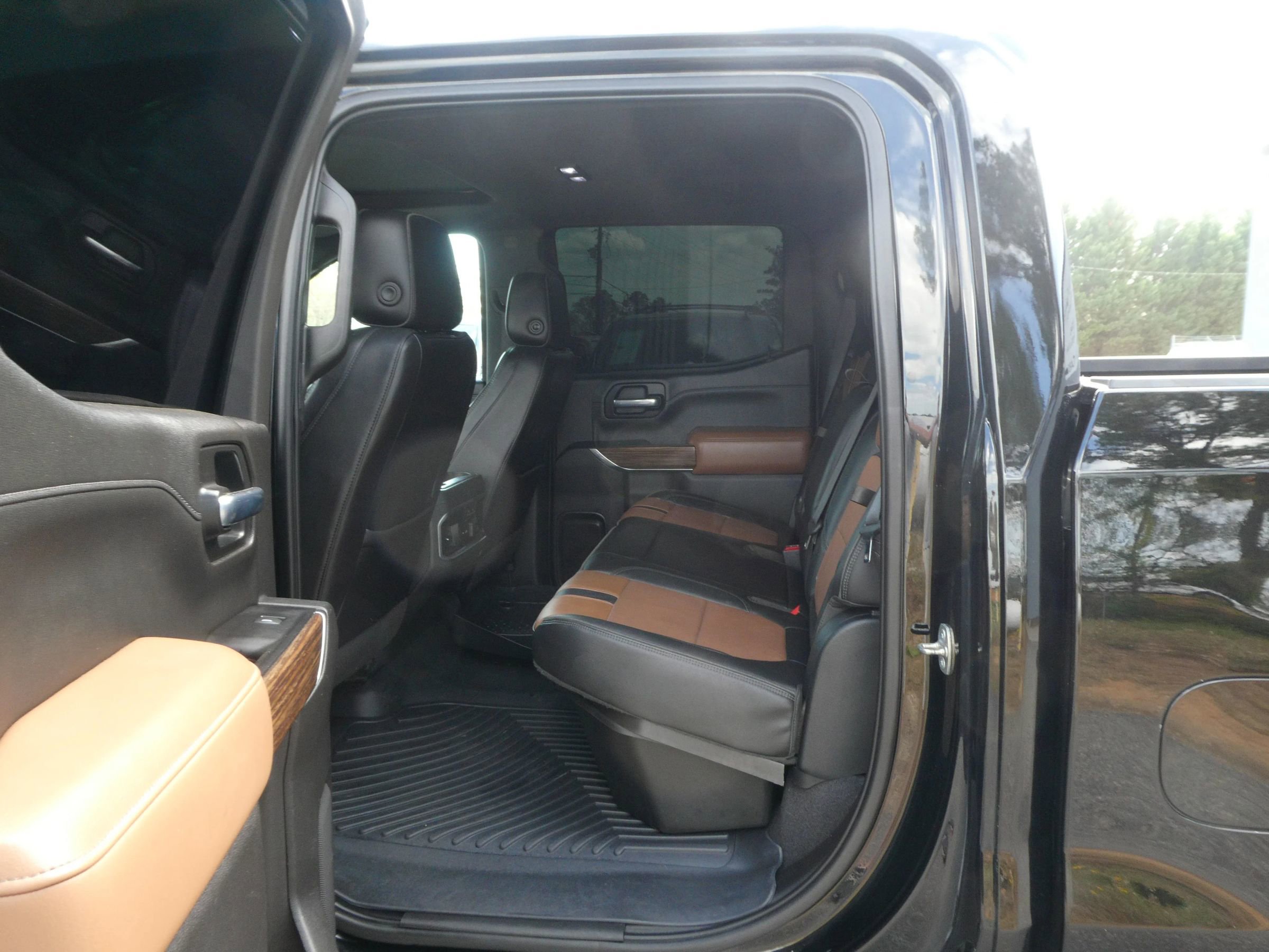 Used 2020 Chevrolet Silverado 1500 High Country w/ Technology Package AWD/4WD image 30