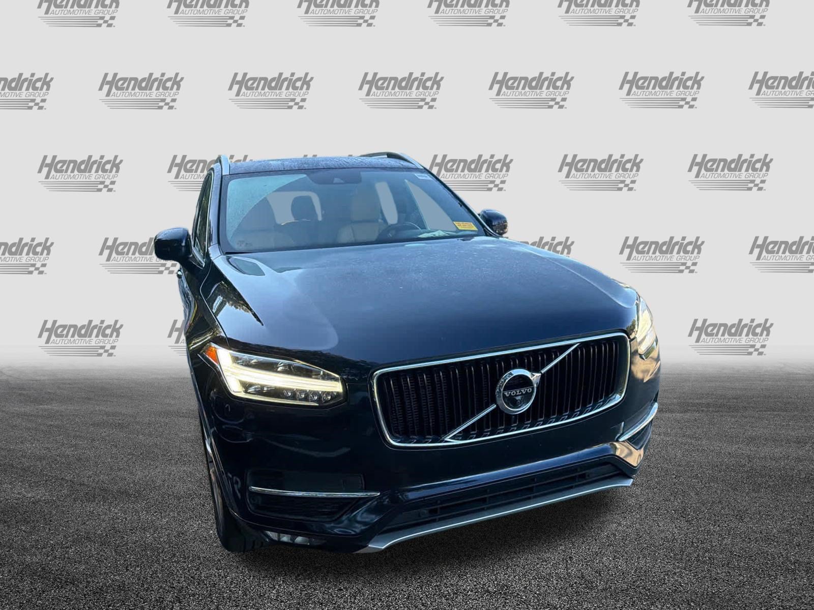 Used 2017 Volvo XC90 T6 Momentum w/ Vision Package AWD/4WD image 3