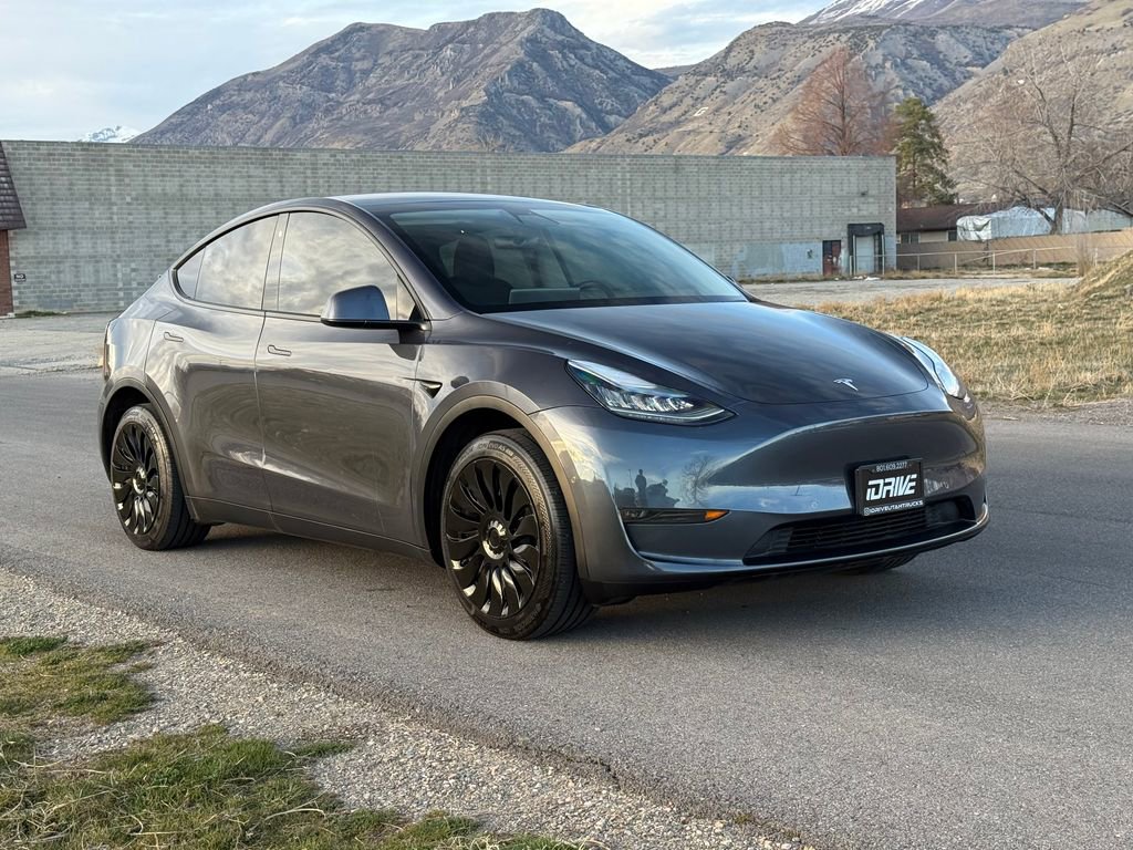 Used 2020 Tesla Model Y Long Range image 1