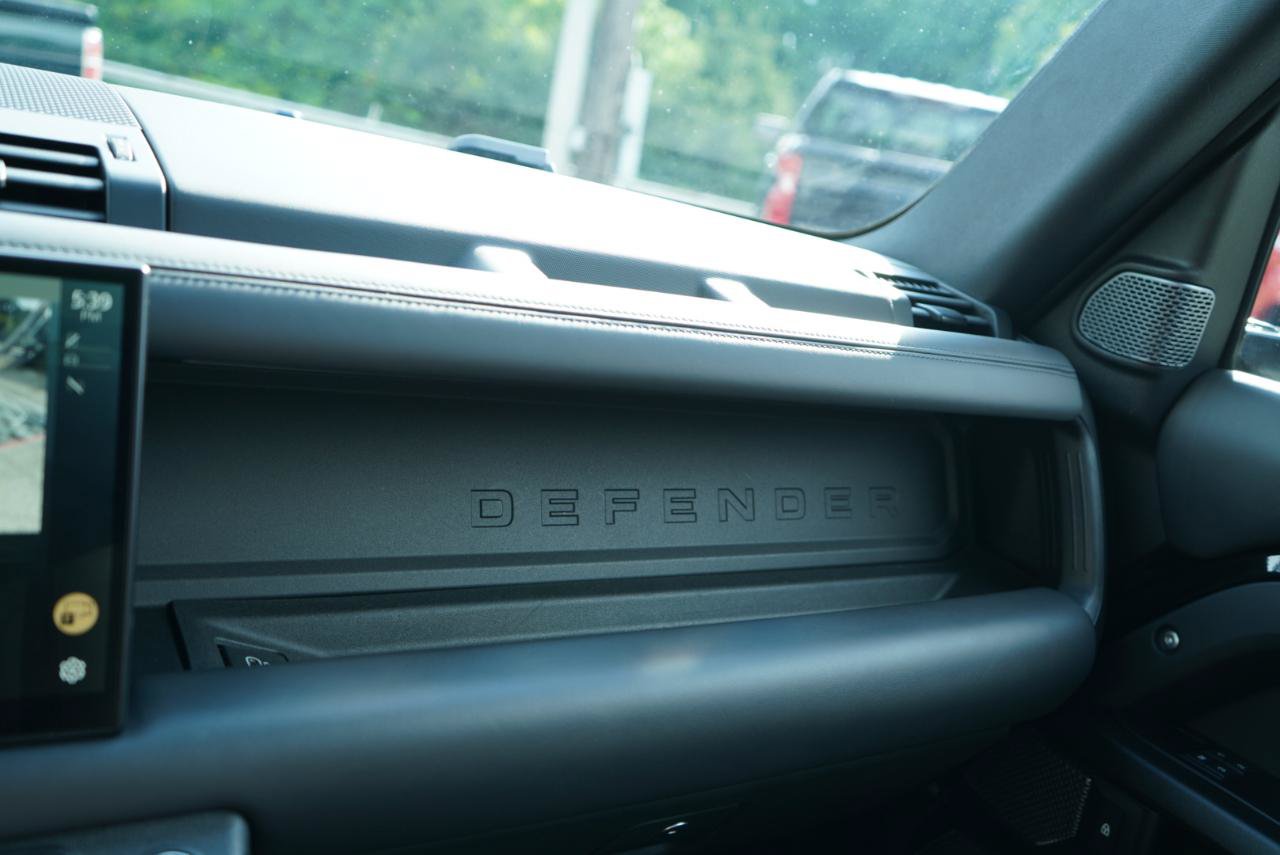 Used 2023 Land Rover Defender 110 V8 AWD/4WD image 56