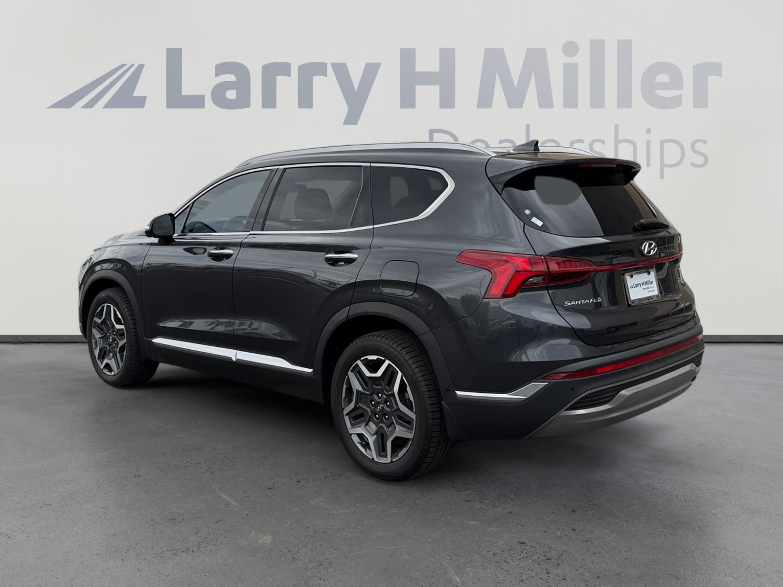 Used 2022 Hyundai Santa Fe Limited FWD image 3