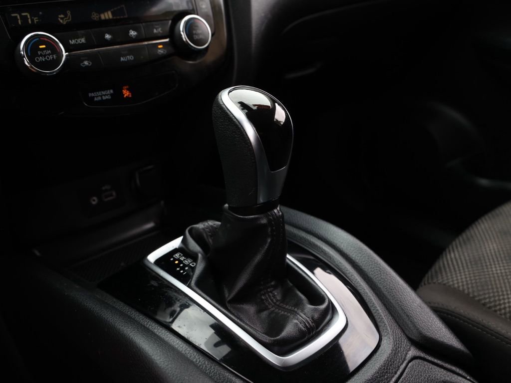 Used 2022 Nissan Rogue Sport SV image 31