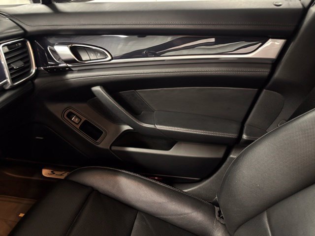 Used 2013 Porsche Panamera GTS AWD/4WD image 16