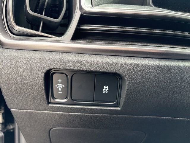 Certified 2025 Kia Sorento LX image 21