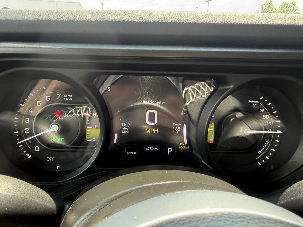 Used 2025 Jeep Wrangler Unlimited Sahara w/ Safety Group AWD/4WD image 18