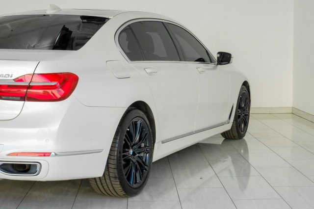 Used 2019 BMW 740i w/ Executive Package RWD image 69