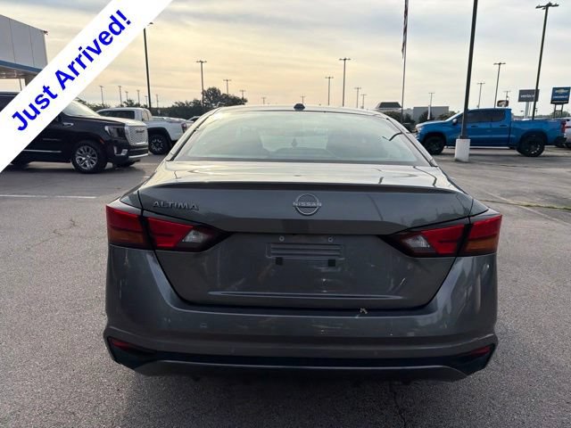Used 2025 Nissan Altima 2.5 SV FWD image 4