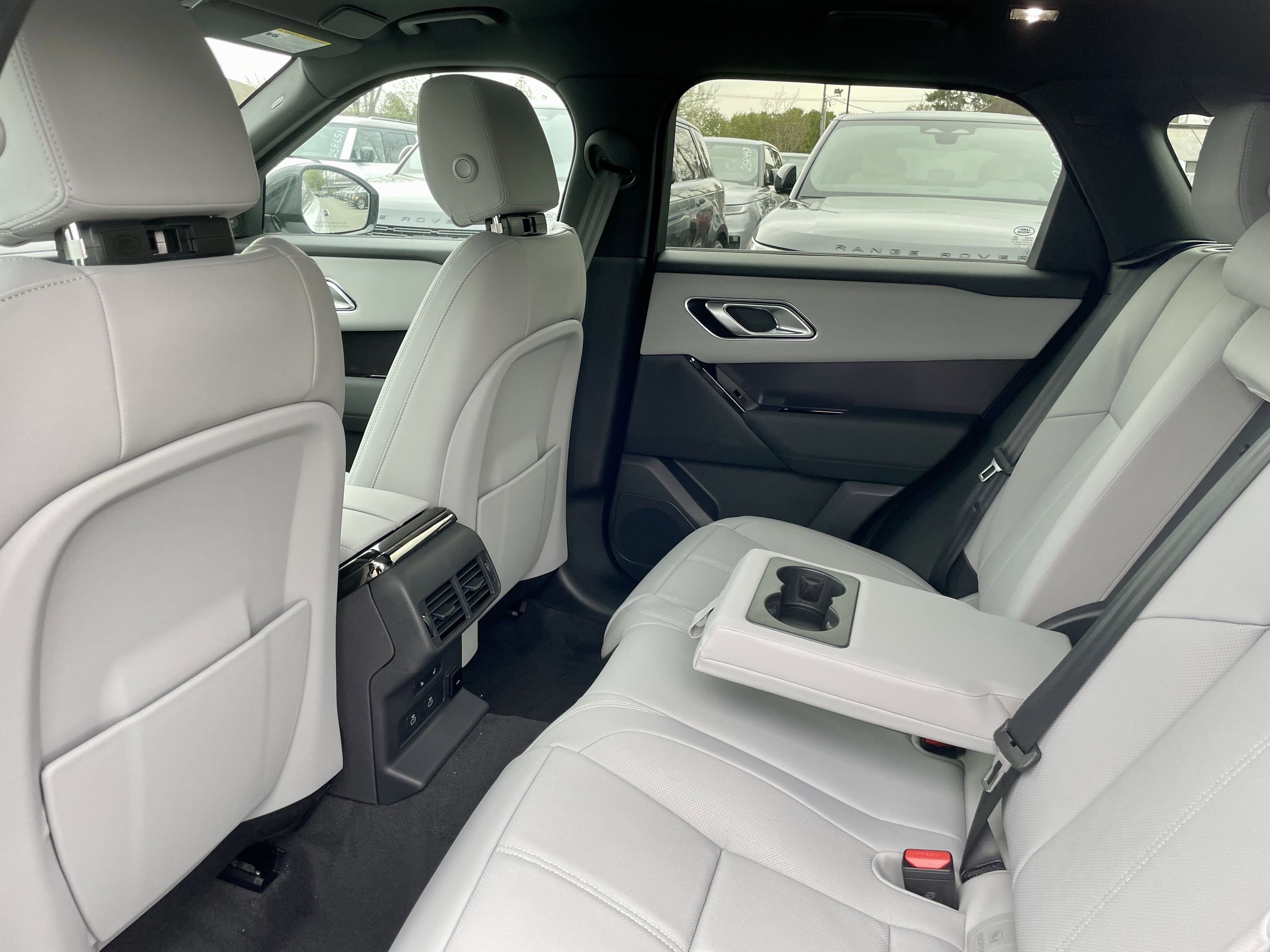 New 2026 Land Rover Range Rover Velar Dynamic SE image 30