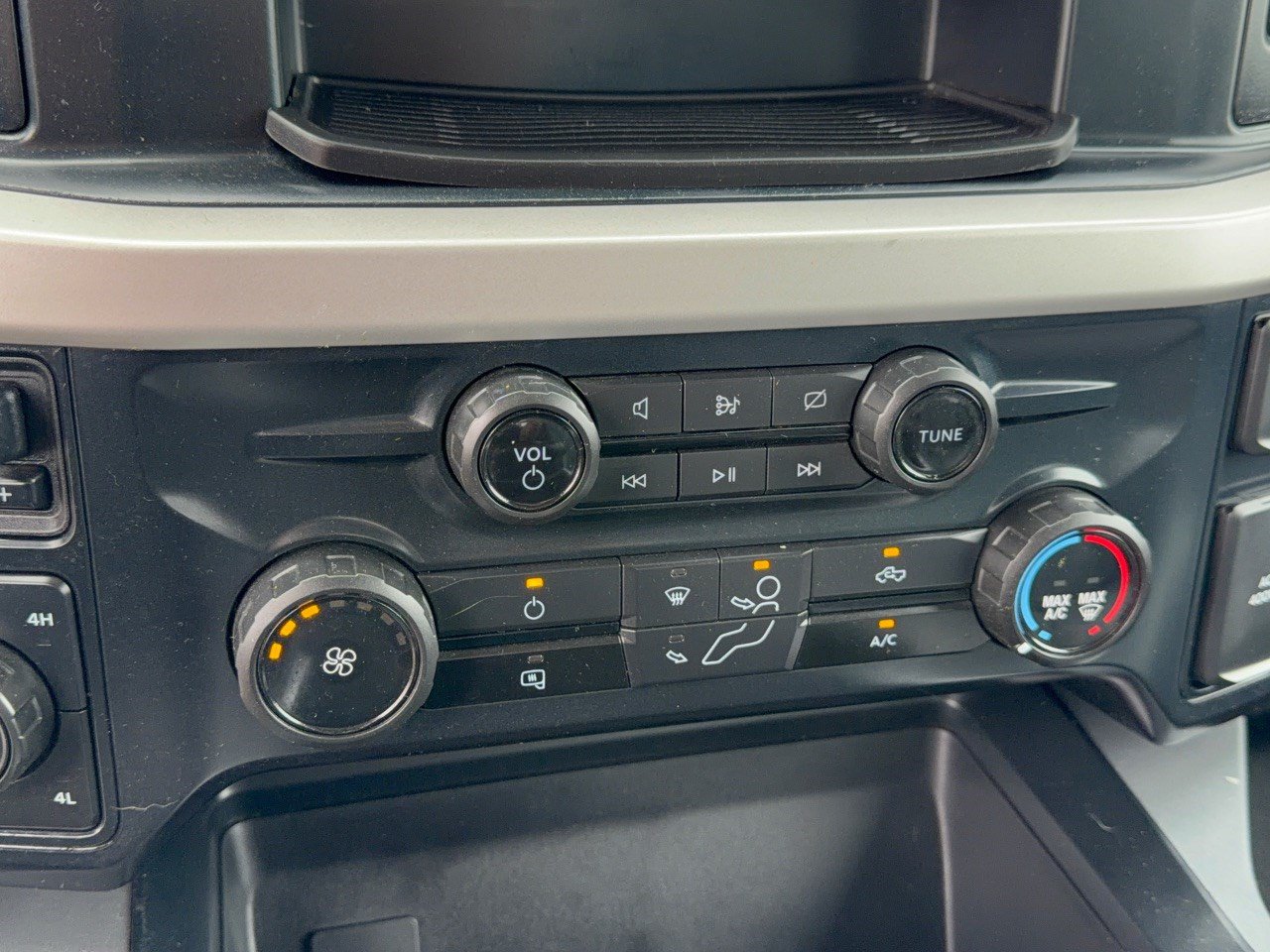 Used 2023 Ford F450 XLT AWD/4WD image 22