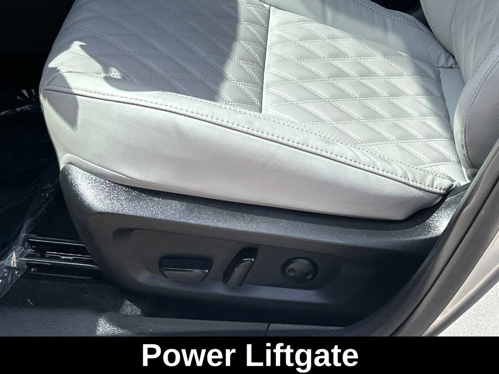 Used 2025 Mitsubishi Outlander 4WD Plug-In Hybrid image 10