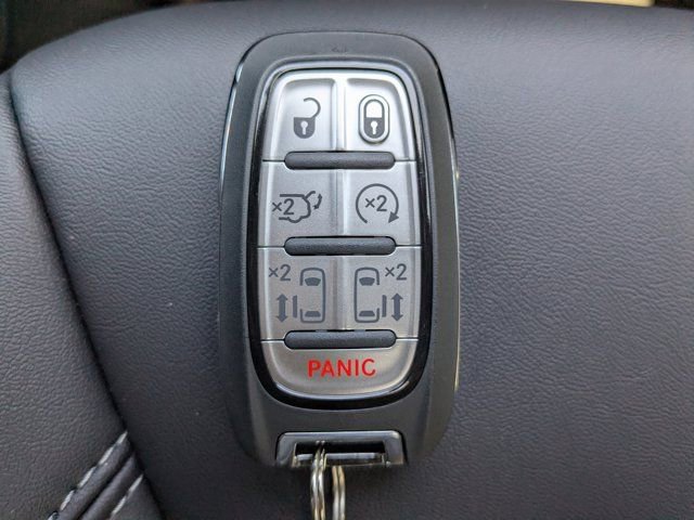 New 2026 Chrysler Pacifica Select FWD image 31