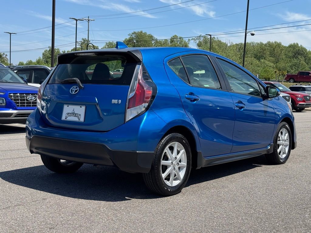 Used 2017 Toyota Prius C One image 9