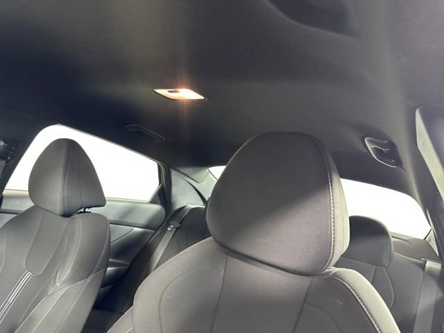 Certified 2025 Hyundai Elantra SEL image 43