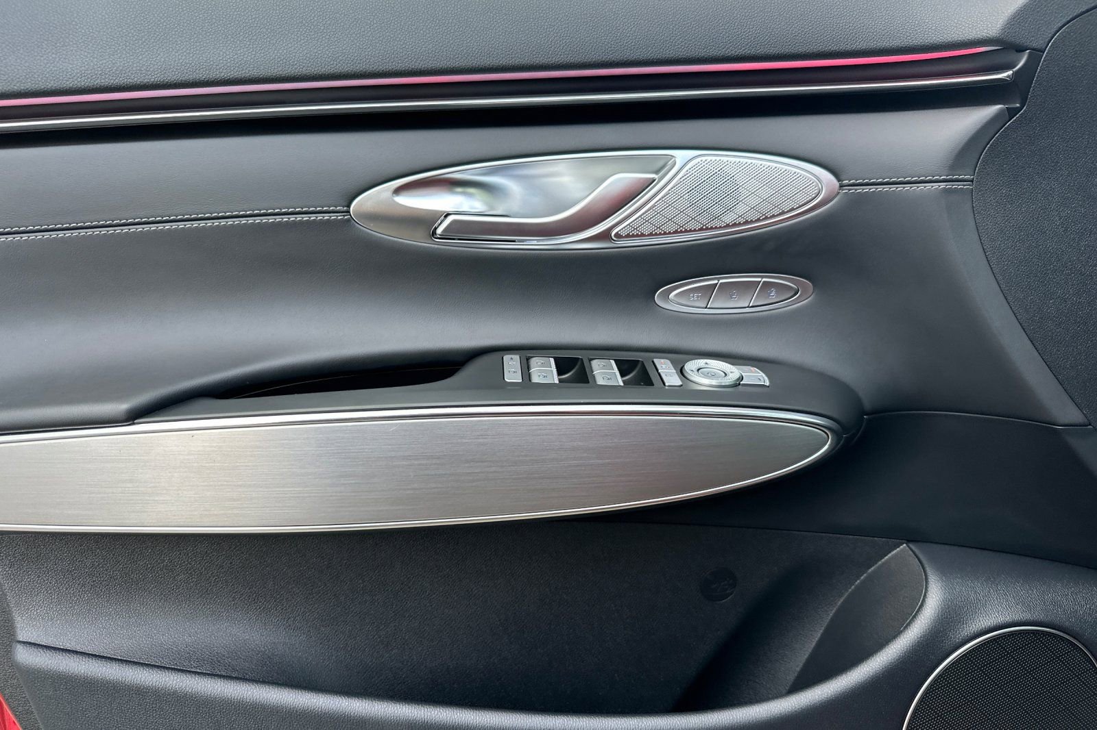 Used 2026 Genesis GV70 2.5T Select image 12