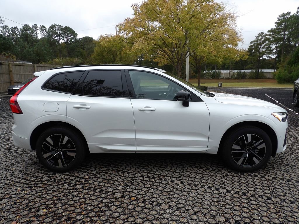 New 2026 Volvo XC60 B5 Plus w/ Protection Package Premier AWD/4WD image 4