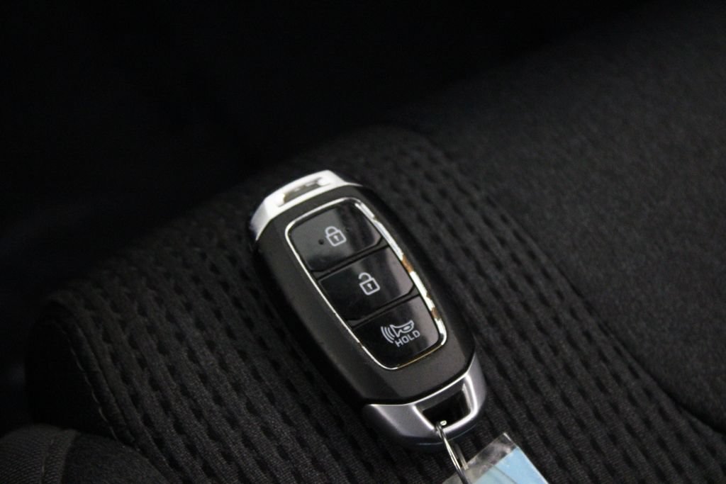 Used 2020 Hyundai Santa Fe SEL FWD image 28