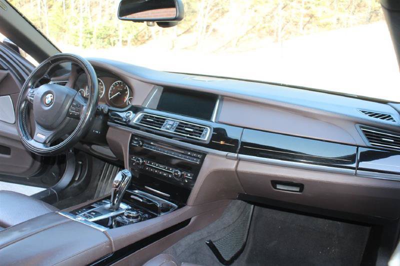 Used 2013 BMW 750Li xDrive AWD/4WD image 14
