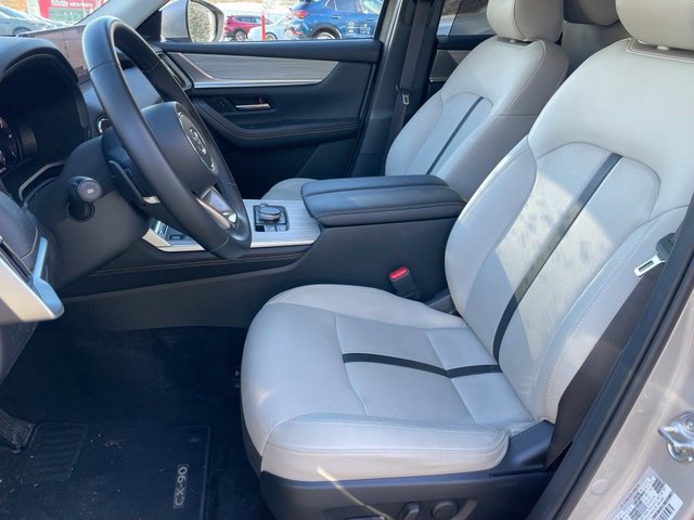 Certified 2024 MAZDA CX-90 Plug-In Hybrid w/ Premium Plus AWD/4WD image 8