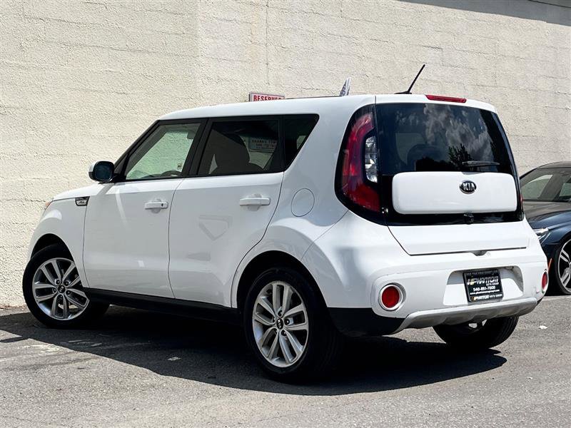 Used 2019 Kia Soul + image 6