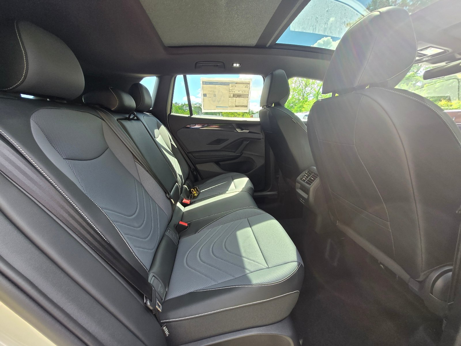 New 2026 Volkswagen Tiguan SE R-Line AWD/4WD image 11