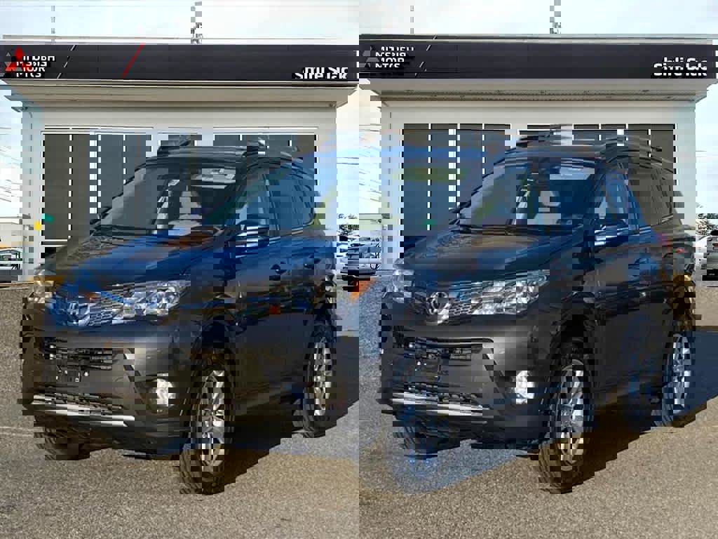 Used 2014 Toyota RAV4 XLE image 1