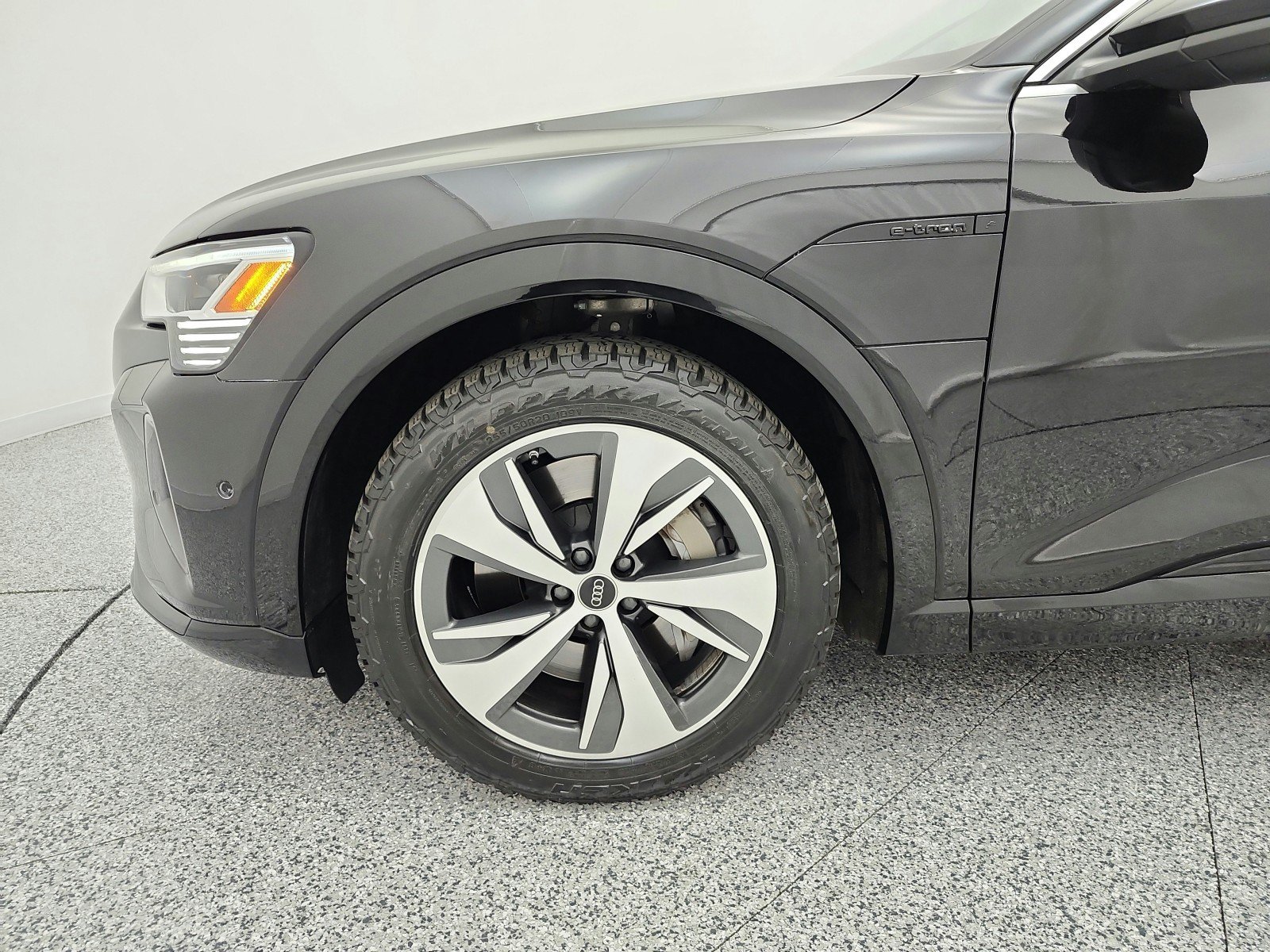 Used 2024 Audi Q8 e-tron Premium Plus w/ Premium Plus Package AWD/4WD image 18