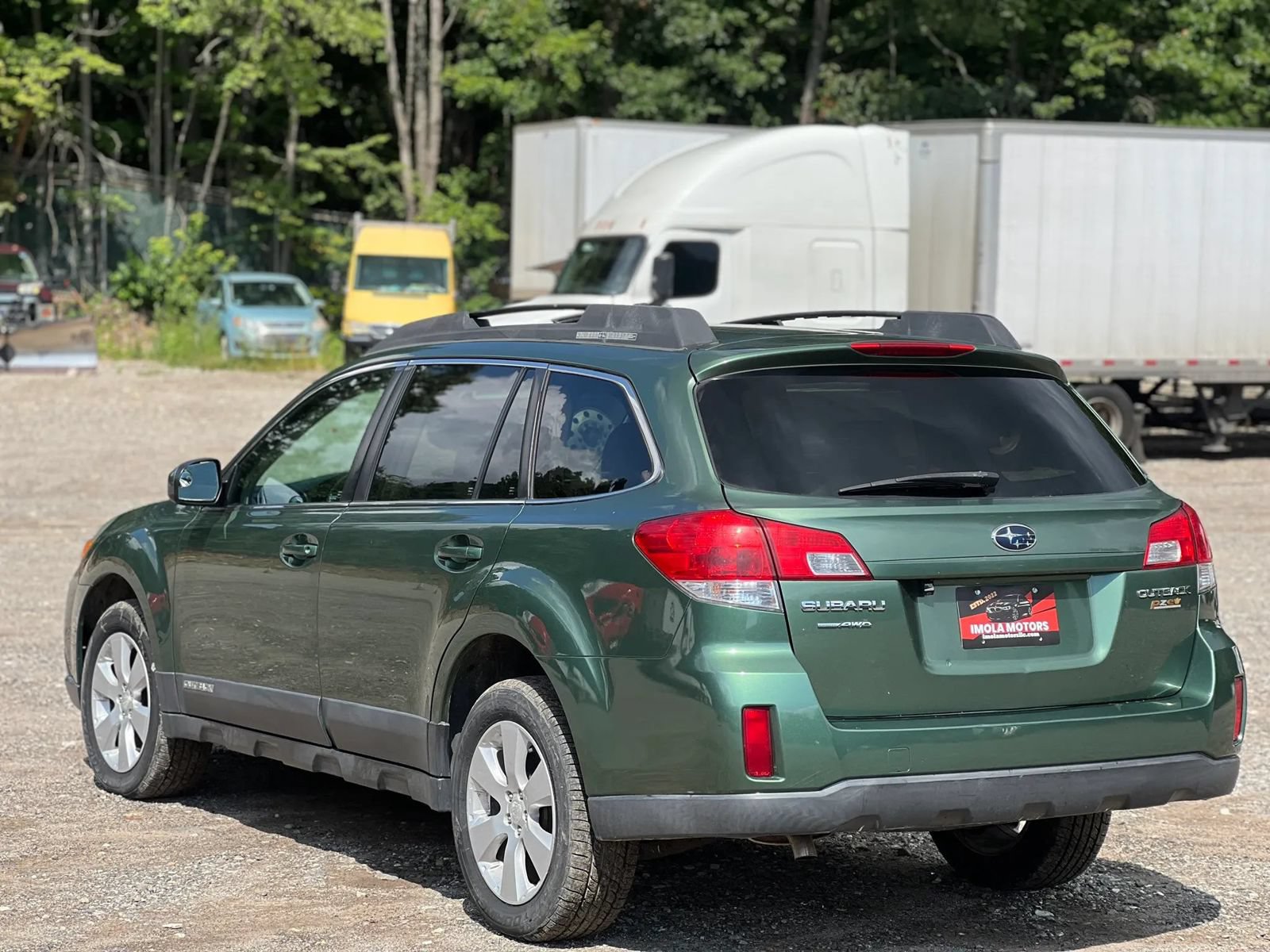 Used 2010 Subaru Outback 2.5i Limited AWD/4WD image 4