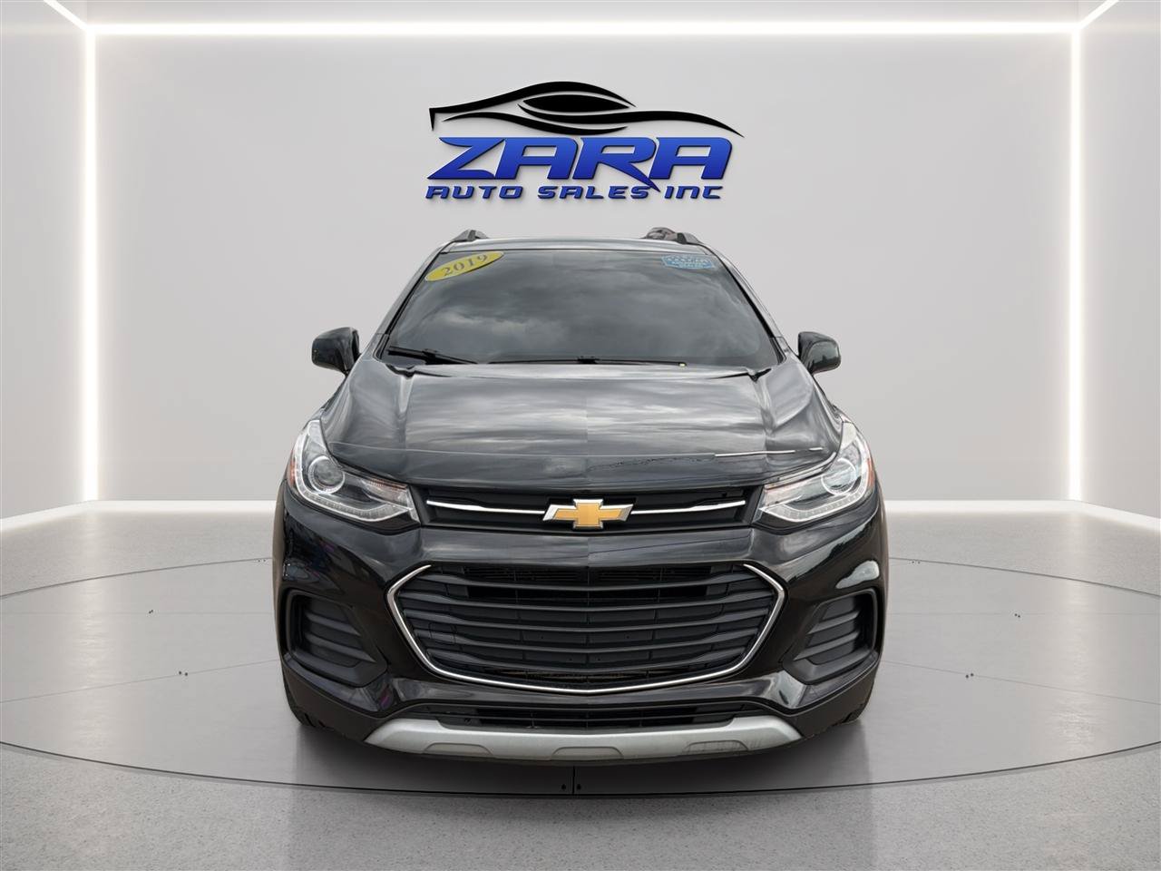 Used 2019 Chevrolet Trax LT w/ LT Convenience Package AWD/4WD image 2