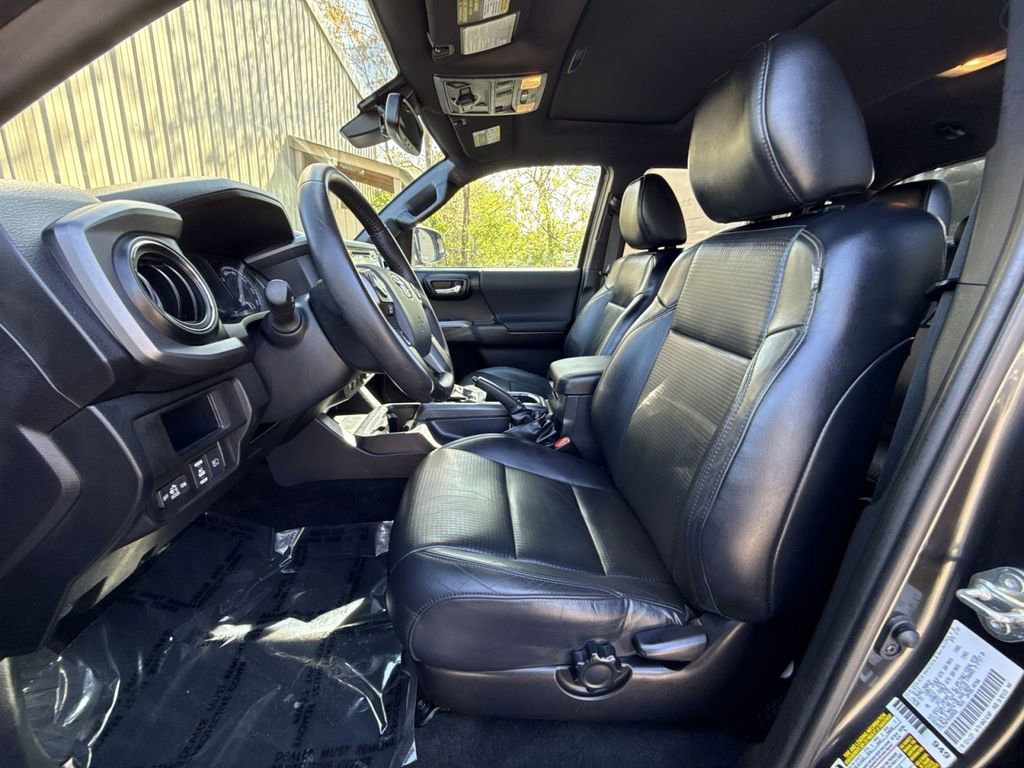 Used 2019 Toyota Tacoma TRD Off-Road image 13