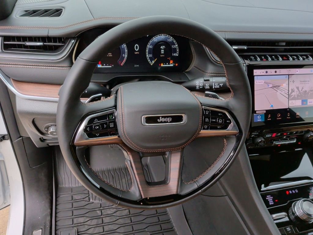 New 2025 Jeep Grand Cherokee Summit image 18