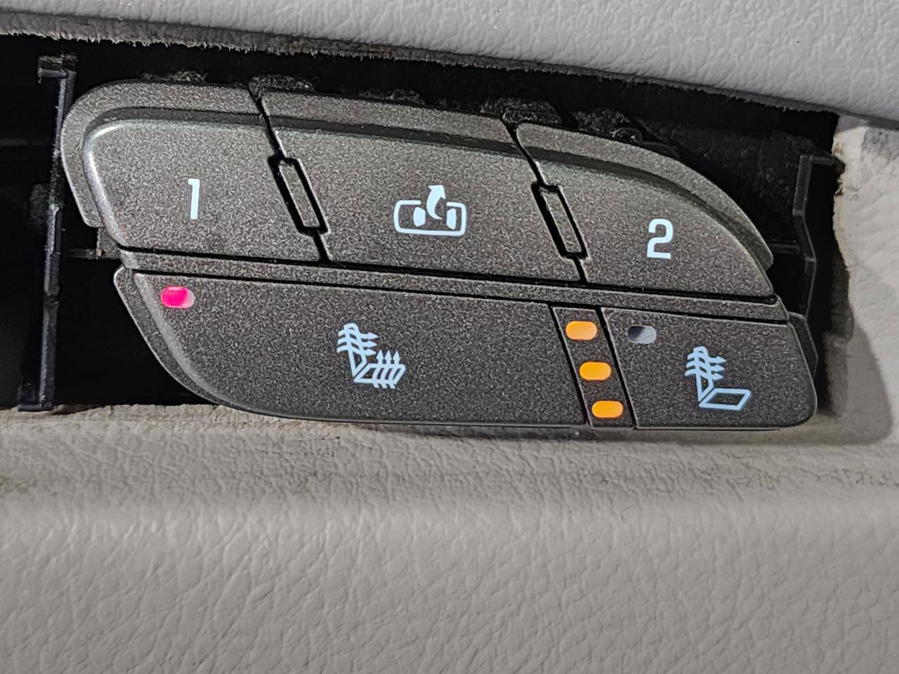 Used 2008 Buick Lucerne CXL w/ Ultra Confidence Package FWD image 12