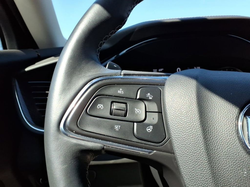 Used 2023 Buick Envision Essence image 14