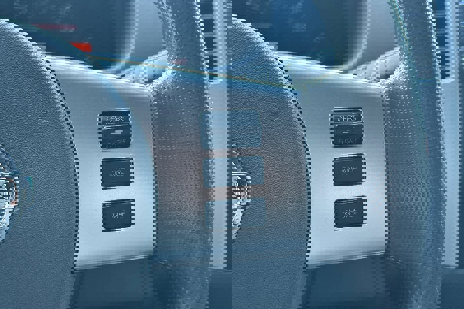 Used 2020 Nissan Frontier SV image 25