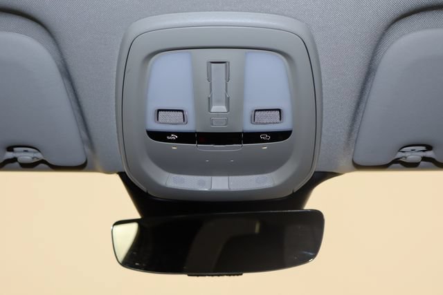 Used 2024 Volvo XC60 B5 Plus AWD/4WD image 22