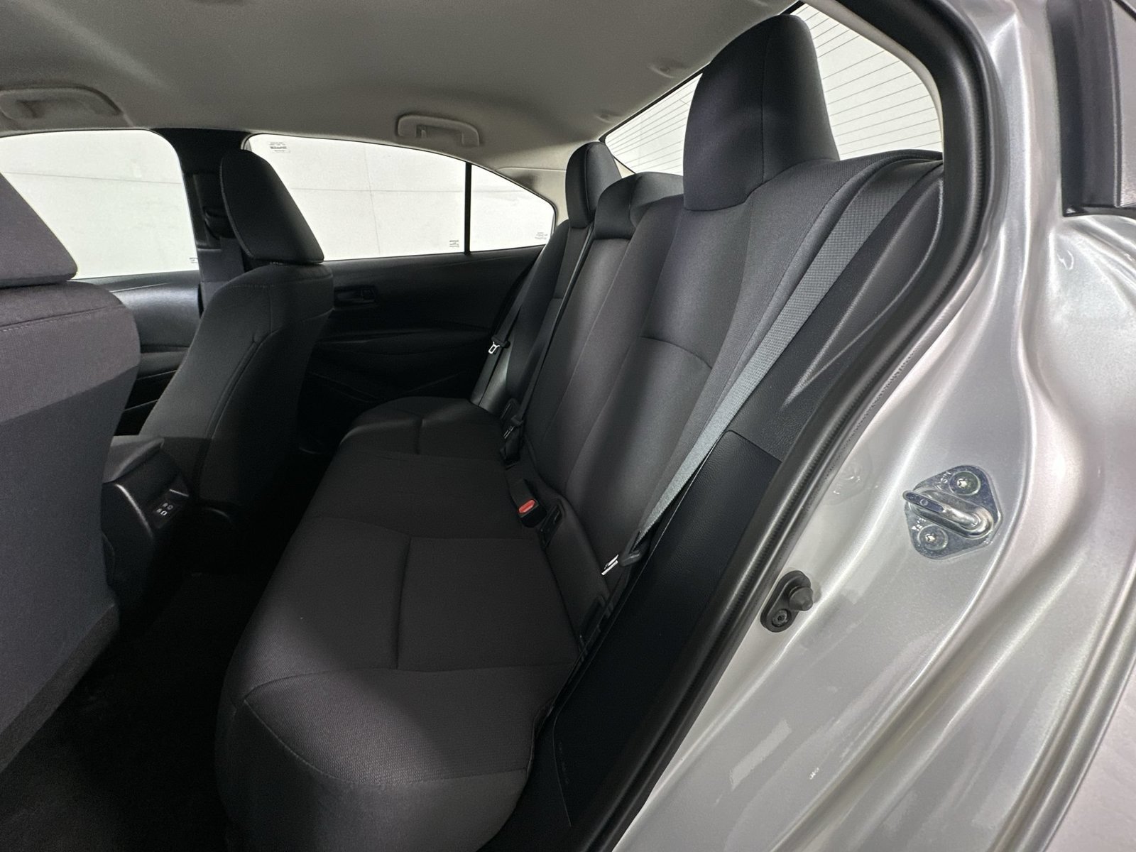 Used 2025 Toyota Corolla LE FWD image 21