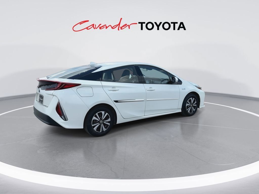 Certified 2018 Toyota Prius Prime Premium FWD image 8