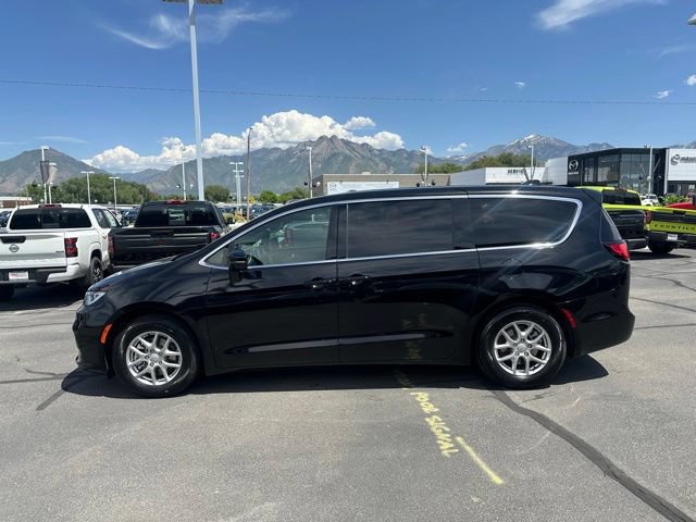 Used 2026 Chrysler Pacifica Select FWD image 7