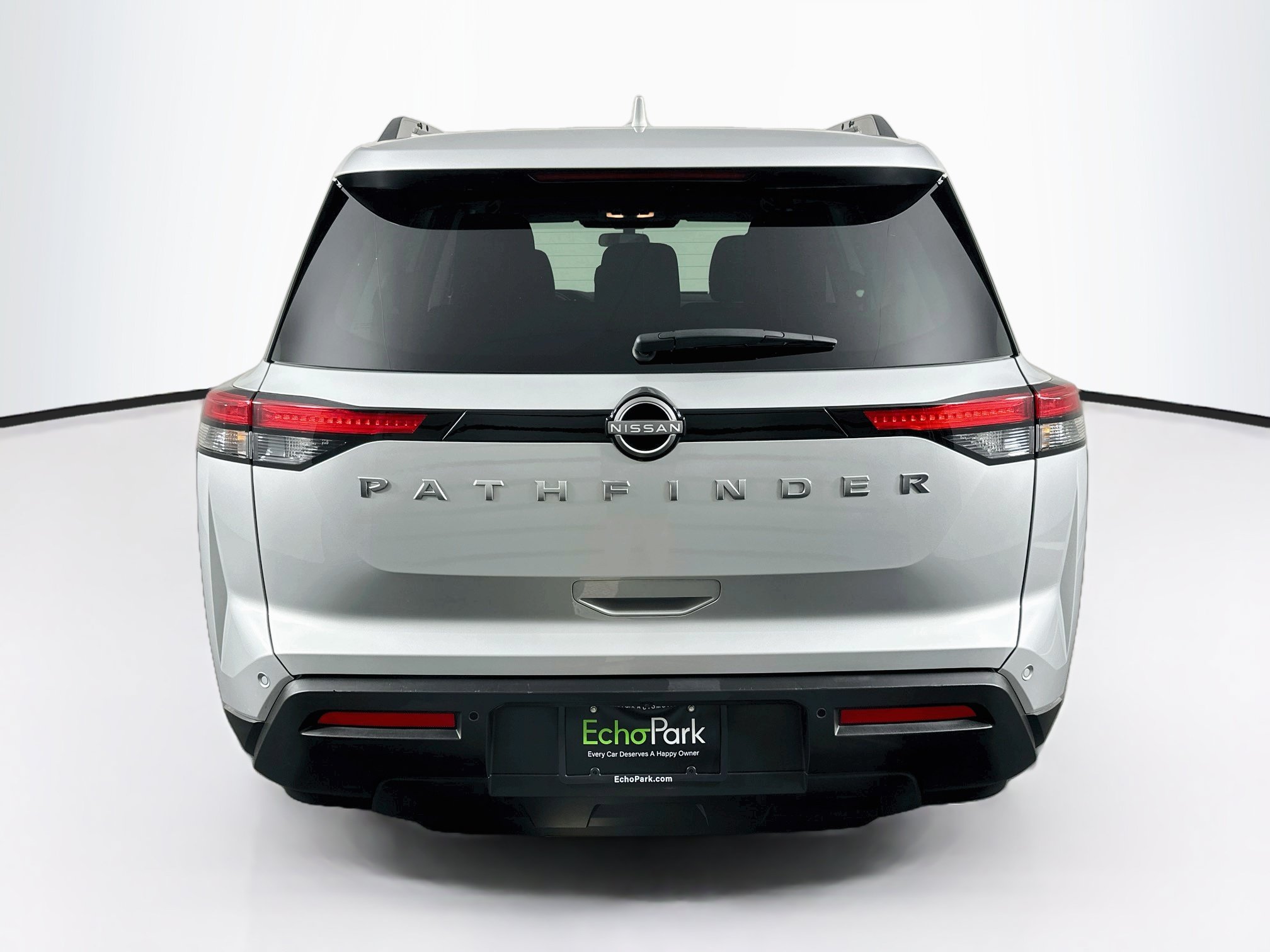 Used 2025 Nissan Pathfinder SV FWD image 7
