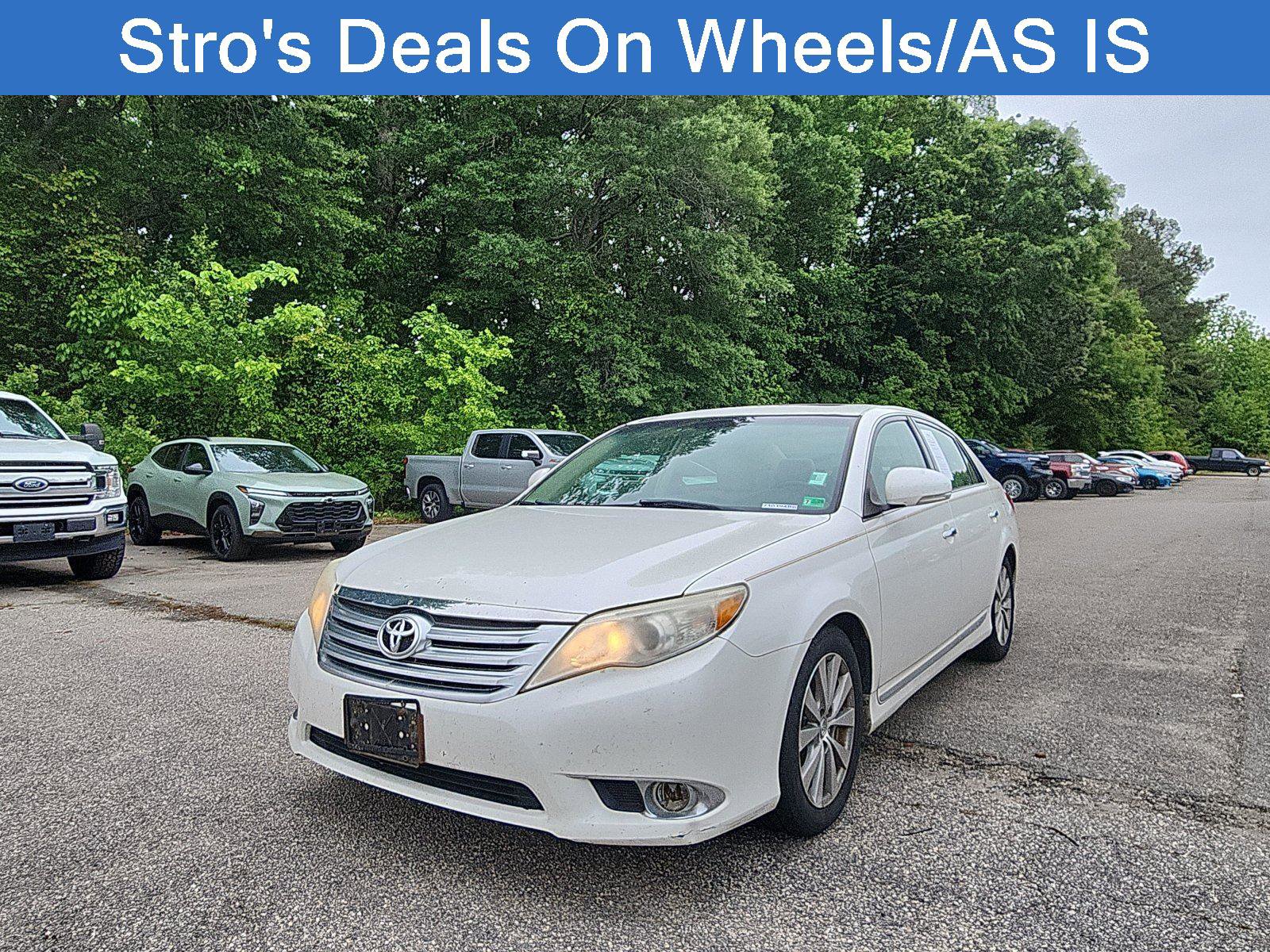 Used 2011 Toyota Avalon Limited FWD image 1